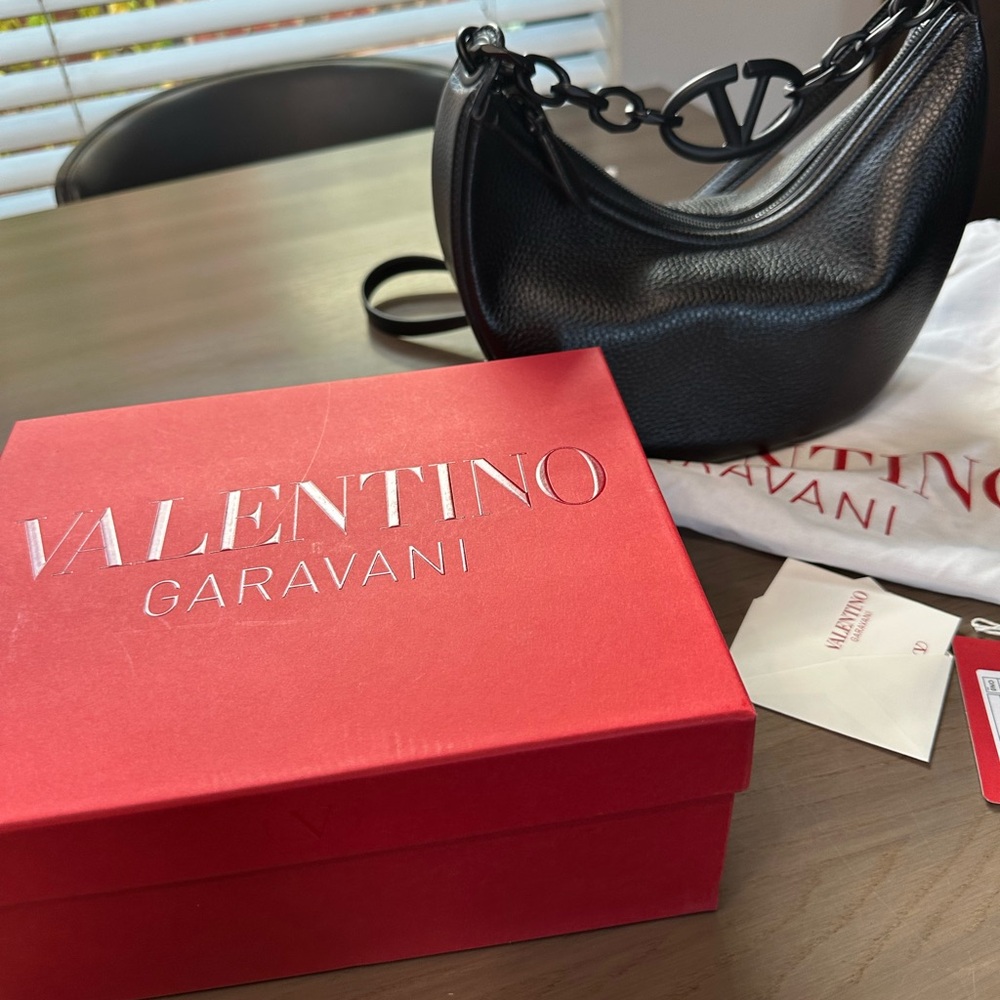 Valentino black V-logo moon small hobo bag in grainy calfskin. - Picture 5 of 11